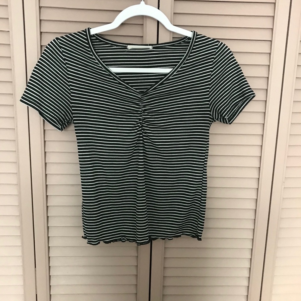 Va-neck striped tee